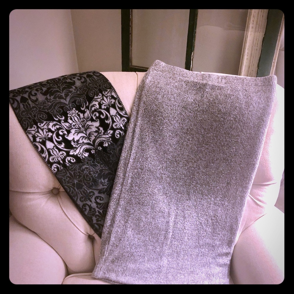 Gray Pencil Sweater Skirt w/Accessory Scarf